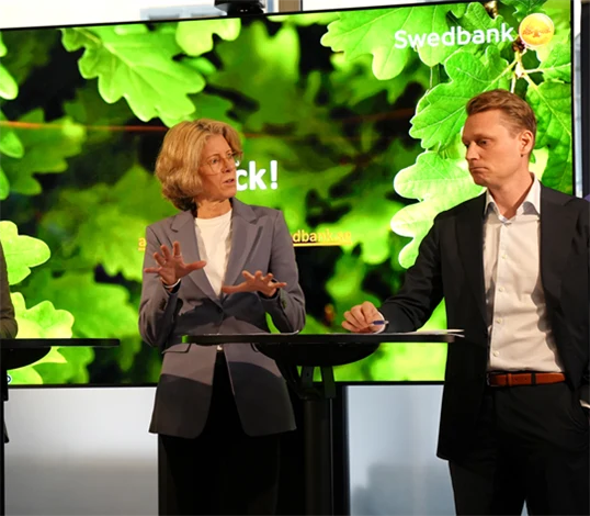 Andreas Wallström, chef för makroanalys på Swedbank, Kerstin Hallsten, chefsekonom på Industriarbetsgivarna, och Erik Spector, chefsekonom på Teknikföretagen.